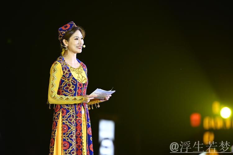 年轻教练充满活力，新疆之花绚丽绽放