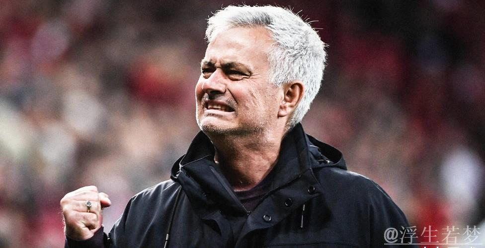 遭对方主帅言语挑衅,62岁穆帅愤怒反击酿冲突 遭对方主帅言语挑衅,62岁穆帅愤怒反击酿冲突